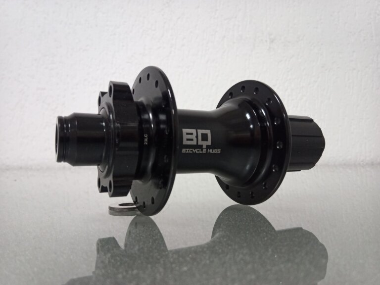 Rear hub / 148 MM / Thru axle Ø 12 MM / Disc (6 bolts) / 32GTS / BQ / BQ-RH30015 / HG Body 36,85 MM / Black / MTB