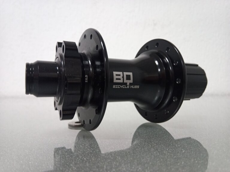 Rear hub / 148 MM / Thru axle Ø 12 MM / Disc (6 bolts) / 28GTS / BQ / BQ-RH30014 / HG Body 36,85 MM / Black / MTB