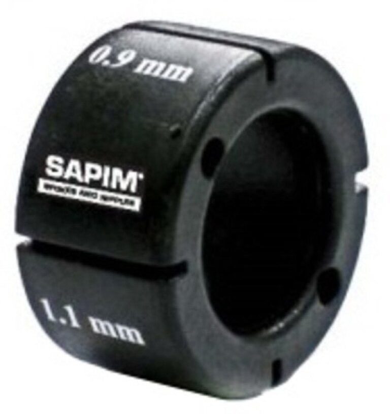 Sapim fixed holder for flat spokes