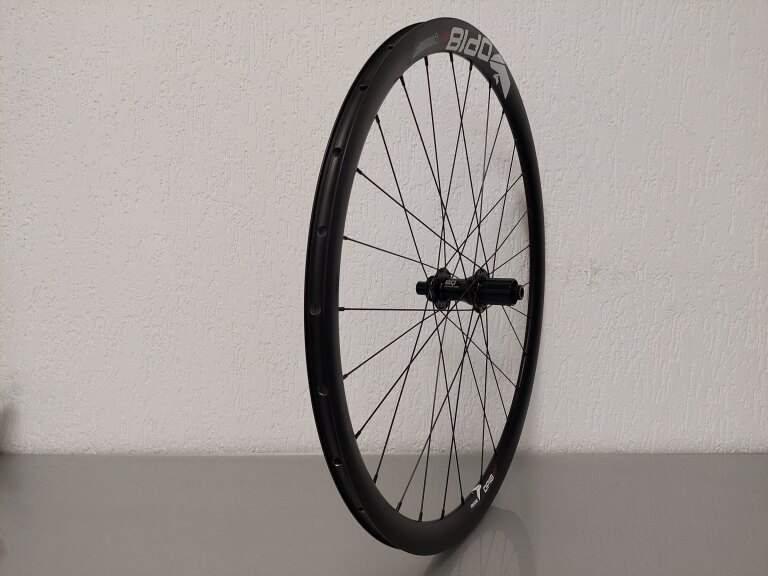 Roue arrière / 622X18C / Rigida - Ryde / DP18 Speed ​​​​Disc / Noir / BQ / BQ-RH30002 / HG Body 36,85 MM / 142 MM / Disc (Centerlock) / Race