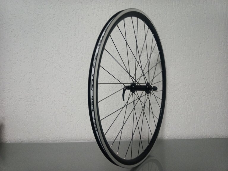 Vorderrad / 622X16C / Rigida - Ryde / DP16 / Schwarz / Shimano / HB-RS400 Tiagra /  / 100 MM / Felgenbremse / Race