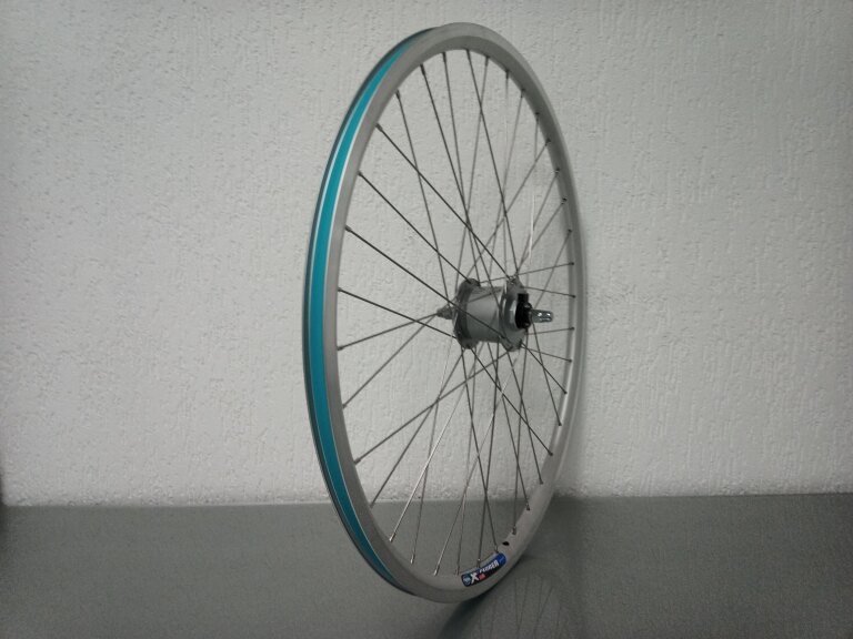 Roue avant / 622X19C / Rigida - Ryde / X-Plorer / Argent / Shimano / DH-C3000-3N-NT 6V-3.0W Dynamo / / 100 MM / Frein sur jante / City