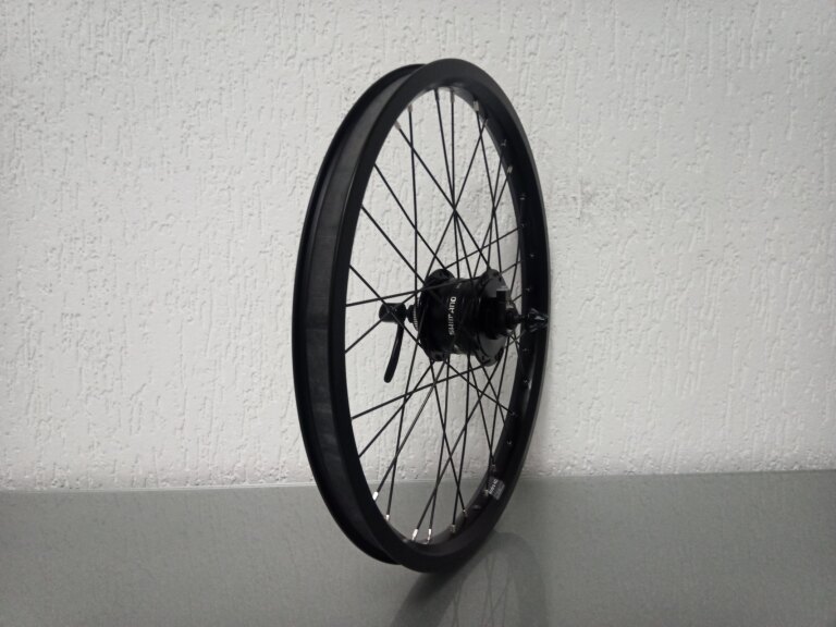 Roue avant / 406X25C / Rigida - Ryde / Andra 40 / Noir / Shimano / DH-3D37-QR 6V-3W Dynamo / 100 MM / Disc (Centerlock) / Cargo