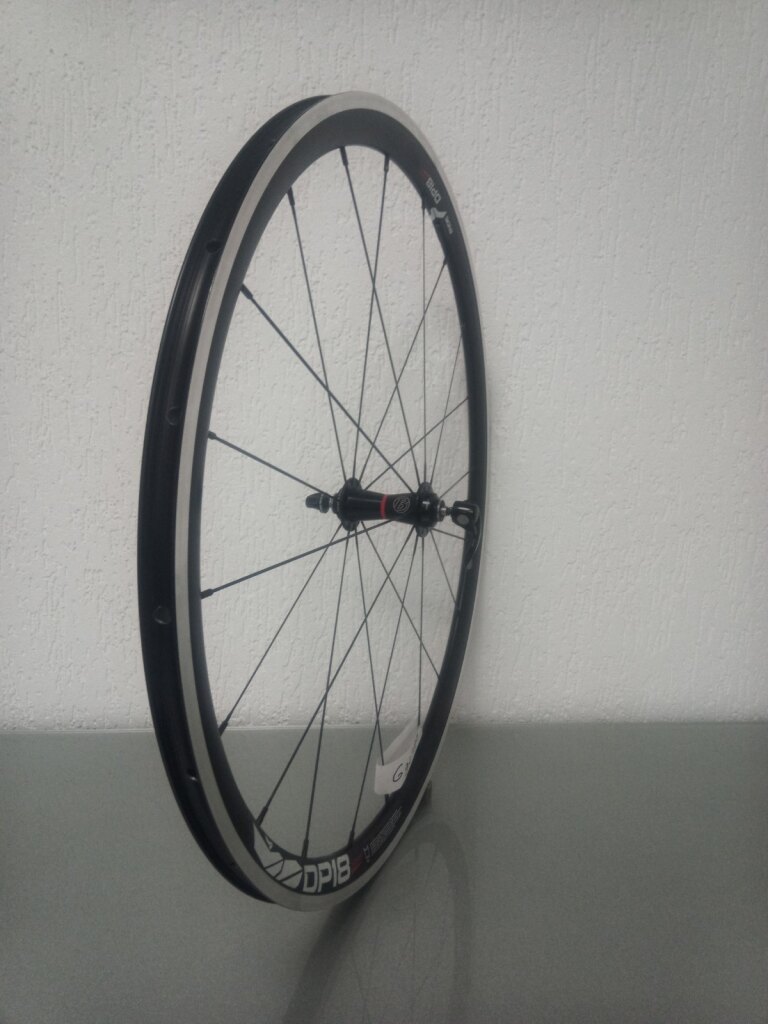 Front wheel / 622X18C / Rigida - Ryde / DP18 Speed / Black / Bontrager / Others / 100 MM / Rim brake / Race