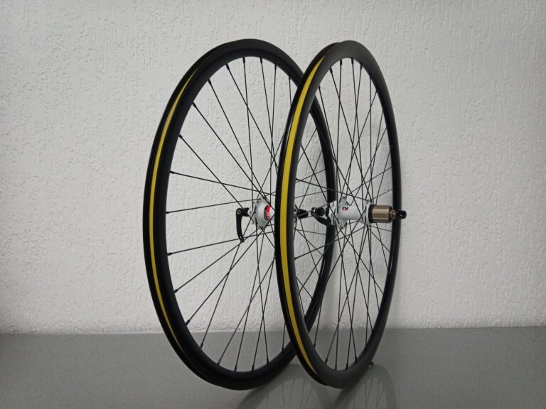 Paire de roues / 622X16C / Rigida - Ryde / DP16 Disc / Noir / Novatec / D792SB/A-AA-11S / HG Body 36,85 MM / 135 MM / Disc (6 boulons) / Race