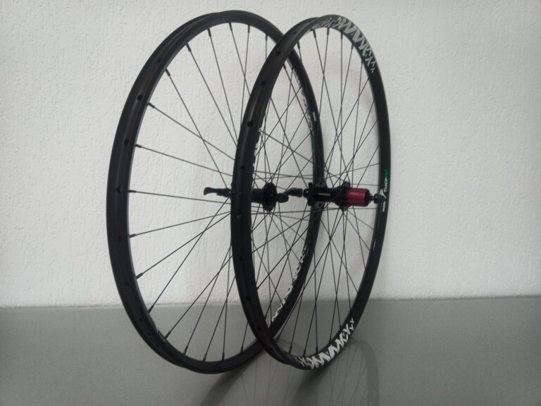 Laufradsatz / 622X25C / Rigida - Ryde / Trace 25mm / Schwarz / Novatec / D792SB/A-AA-11S / HG Body 36,85 MM / 135 MM / Disc (6 Schrauben) / MTB