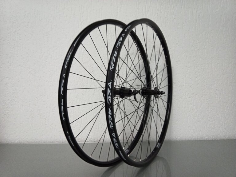 Wielset / 622X21C / Rigida - Ryde / Andra 321 / Zwart / Shimano / FH-TX505 Tourney / HG Body 35 MM  / 135 MM / Disc (Centerlock) / MTB - Tour