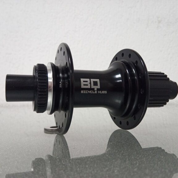 Rear hub / 142 MM / Thru axle Ø 12 MM / Disc (Centerlock) / 32GTS / BQ / BQ-RH30020 / Micro Spline / Black / MTB - Tour 