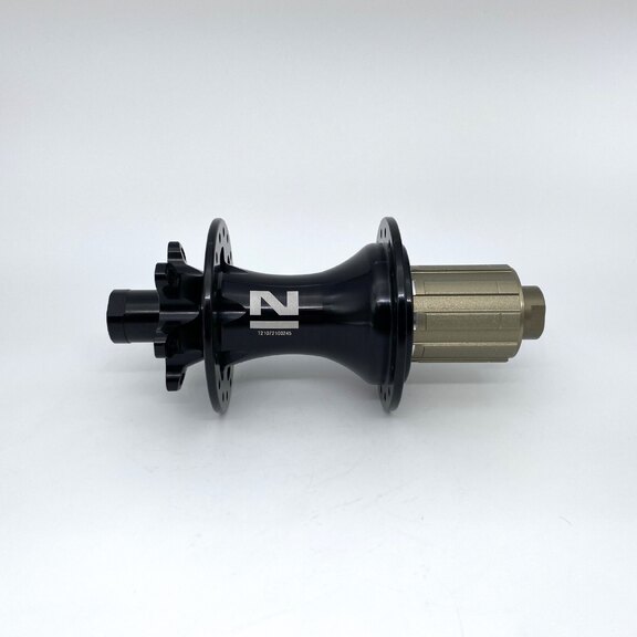 Rear hub / 148 MM / Thru axle Ø 12 MM / Disc (6 bolts) / 32GTS / Novatec / D462SB-A5A-B12 / HG Body 36,85 MM  / Black / MTB 