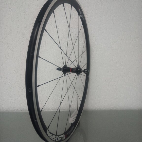 Roue avant / 622X18C / Rigida - Ryde / DP18 Speed ​​​​/ Noir / Bontrager / Autres / 100 MM / Frein sur jante / Race 