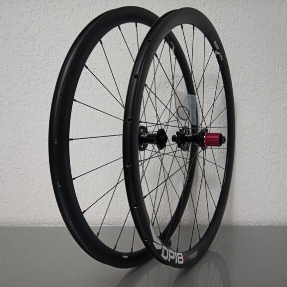 Wielset / 622X18C / Rigida - Ryde / DP18 Speed Disc / Zwart / Novatec / D792SB/A-AA-11S / HG Body 36,85 MM / 142 MM / Disc (6 bout) / Race 