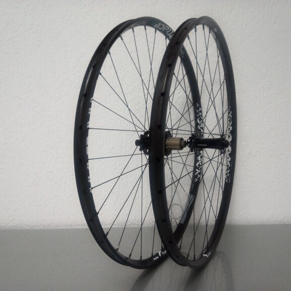 Wheelset / 622X25C / Rigida - Ryde / Trace 25mm / Black / Novatec / D462SB-A5A-B12 / HG Body 36,85 MM / 148 MM / Disc (6 bolts) / MTB 