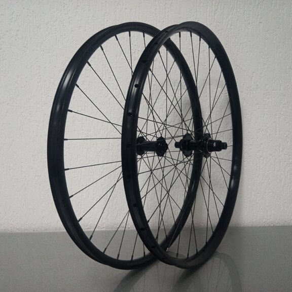 Laufradsatz / 622X30C / Race Face / AR Offset 30 / Schwarz / BQ / BQ-RH30019 / SRAM XD(R) 11S/12S / 148 MM / Disc (Centerlock) / MTB 