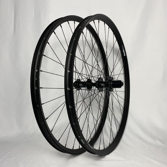 Laufradsatz / 584X26C / Rigida - Ryde / Edge M 26 os / Schwarz / BQ / BQ-RH30016 / HG Body 36,85 MM / 142 MM / Scheibe (Centerlock) / Gravel 