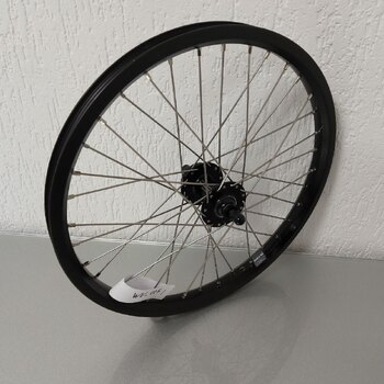 Front wheel / 406X25C / Rigida - Ryde Andra 40/ Black / Novatec / 100 MM / Disc (6 bolts) / Cargo