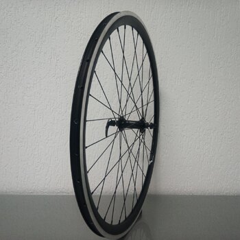 Roue avant / 622X18C / Rigida - Ryde / DP18 Speed ​​​​/ Noir / Shimano / HB-RS400 Tiagra / / 100 MM / Frein sur jante / Race