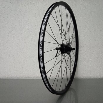 Roue avant / 622X21C / Rigida - Ryde / ZAC 421 / Noir / Shimano / DH-3D37-QR 6V-3W Dynamo / / 100 MM / Disc (Centerlock) / Tour