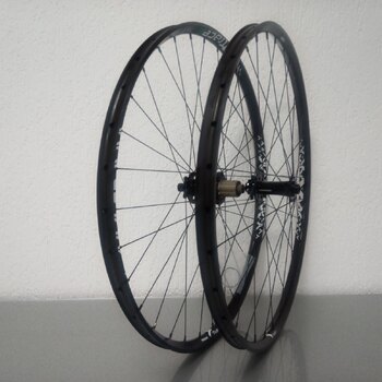 Wheelset / 622X25C / Rigida - Ryde / Trace 25mm / Black / Novatec / D462SB-A5A-B12 / HG Body 36,85 MM / 148 MM / Disc (6 bolts) / MTB